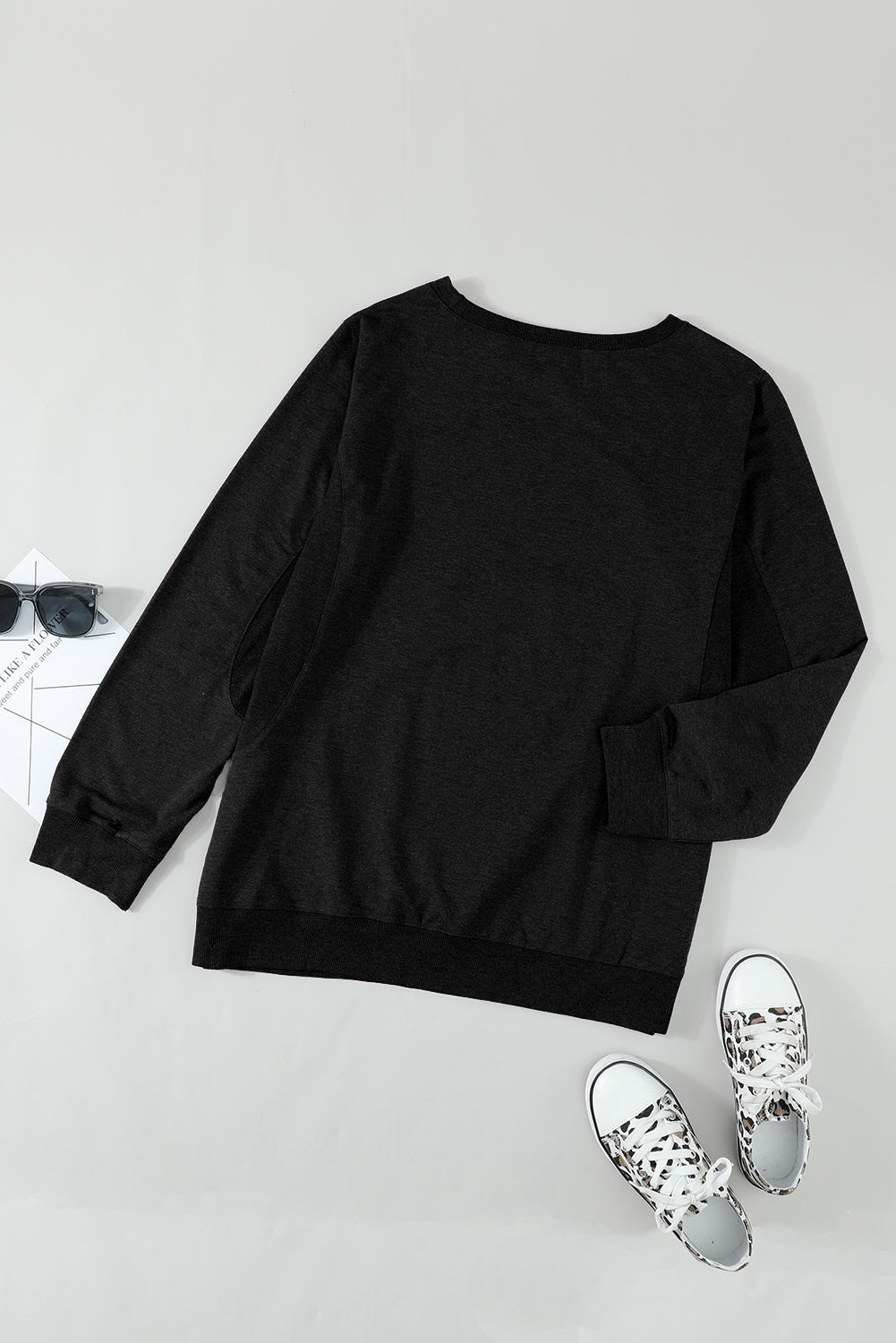 Gray solid crew neck pullover sweatshirt displayed on a mannequin, showcasing its long sleeves and comfortable fit.