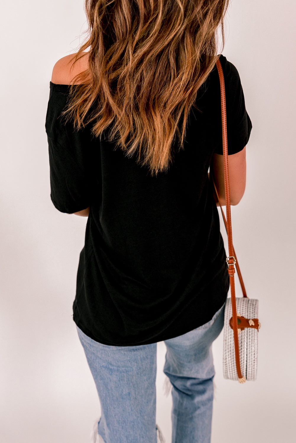 Ombre Tie-dye HIPPIE SOUL Sunflower Feather Print T-shirt displayed on a mannequin, showcasing its vibrant colors and unique design.