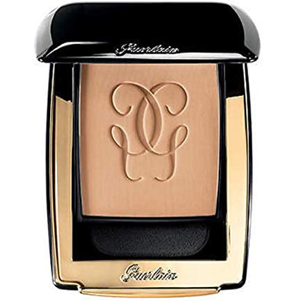 Guerlain Parure Gold Compact Powder Foundation SPF15 in 01 Beige Pale, elegantly packaged in a gold compact.