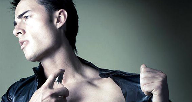 RiTiNi man 221 - ROMA PER UOMO fragrance in a stylish 500 ml bottle with two refillable perfume bottles.