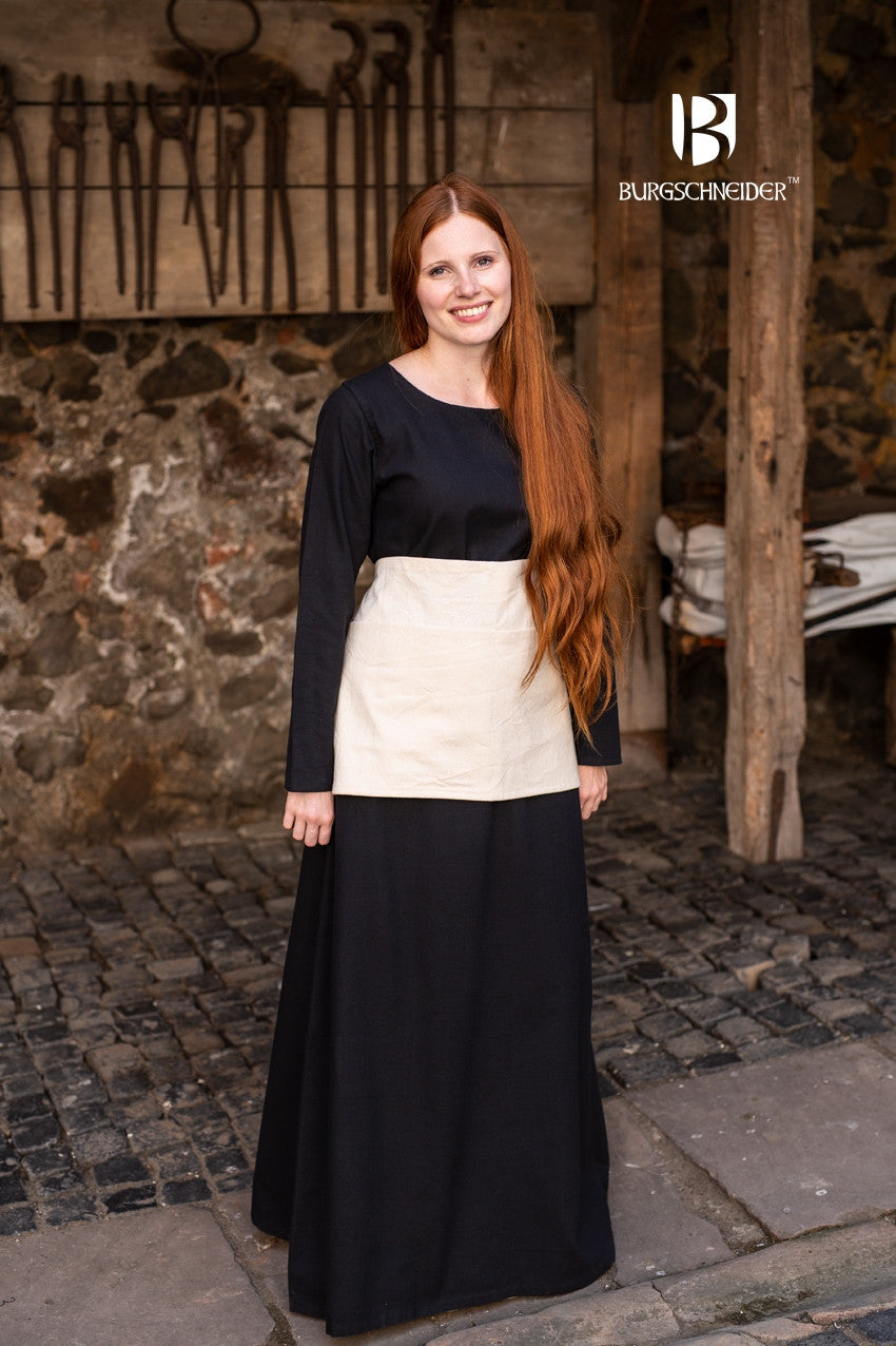 Nele Natural Apron made of 100% cotton, featuring a front pouch and long ribbon lacing, ideal for kitchen use and themed events.