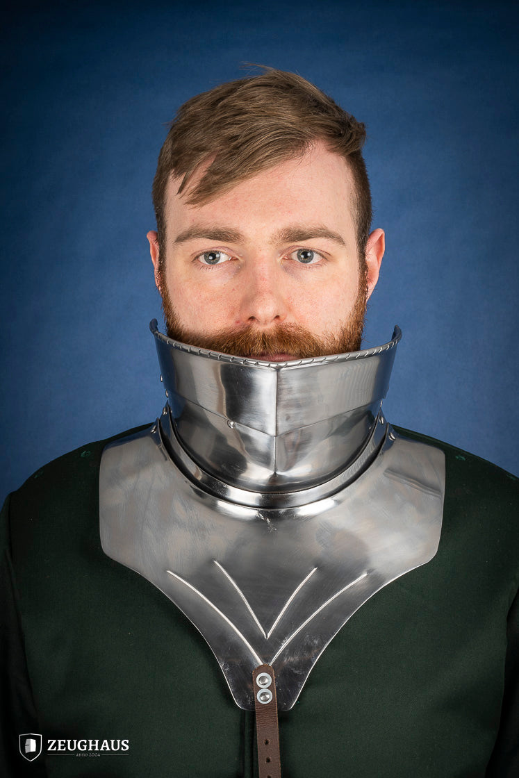 Articulated Gorget with Bevor made of 1.6mm polished steel, showcasing its satin finish and articulated design for neck protection.
