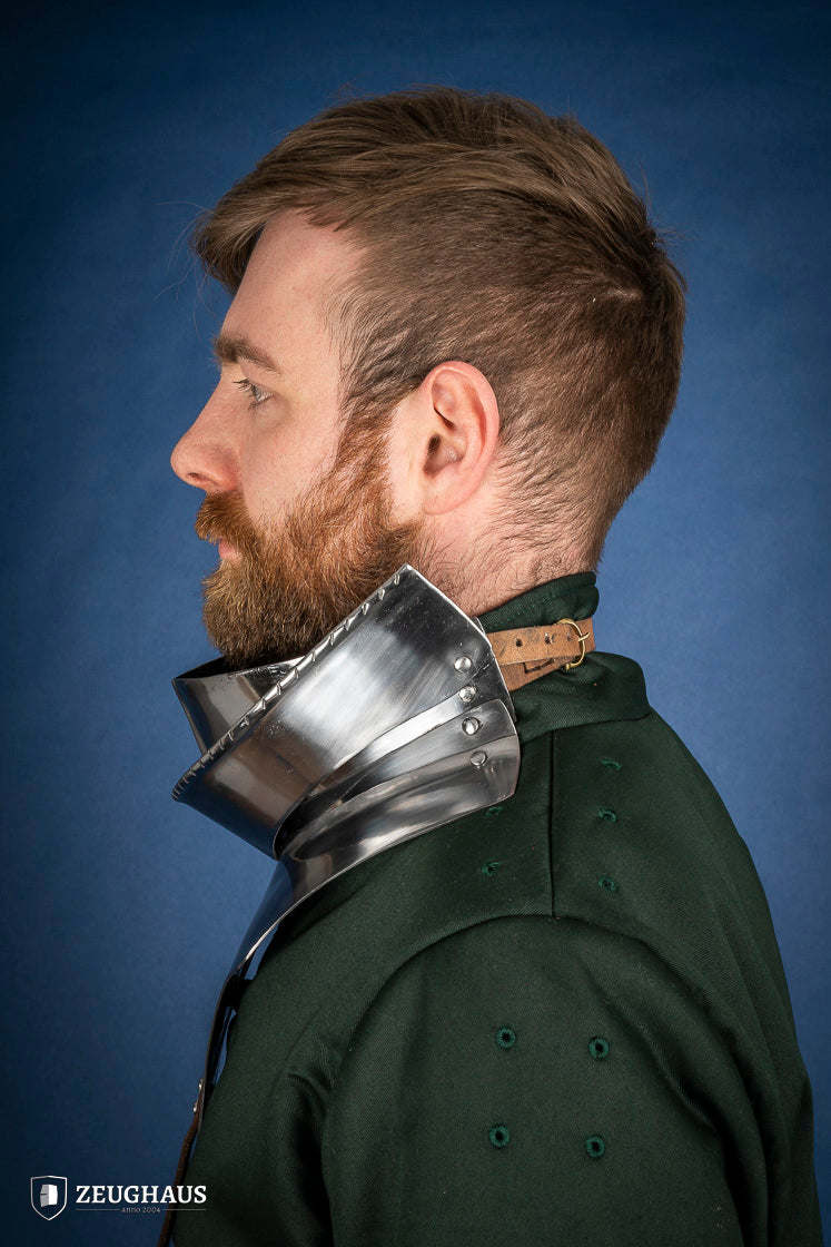 Articulated Gorget with Bevor made of 1.6mm polished steel, showcasing its satin finish and articulated design for neck protection.
