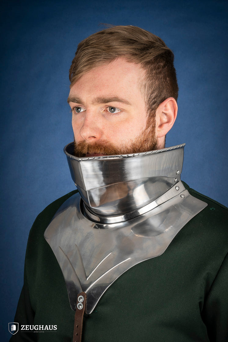 Articulated Gorget with Bevor made of 1.6mm polished steel, showcasing its satin finish and articulated design for neck protection.