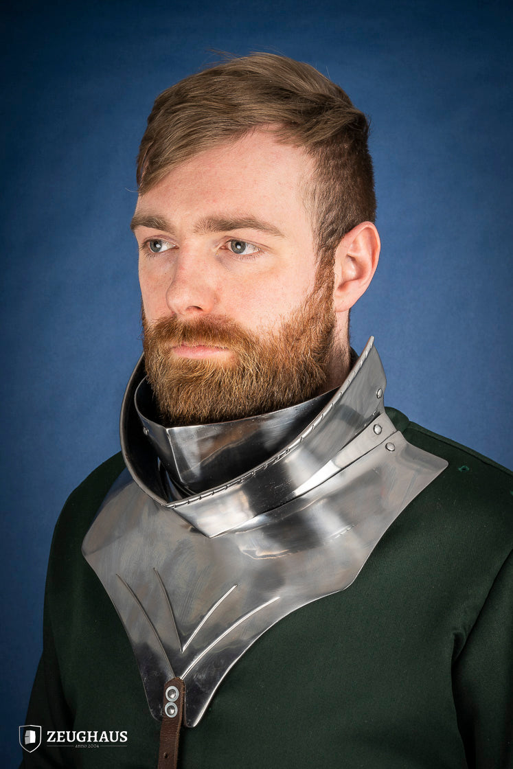 Articulated Gorget with Bevor made of 1.6mm polished steel, showcasing its satin finish and articulated design for neck protection.