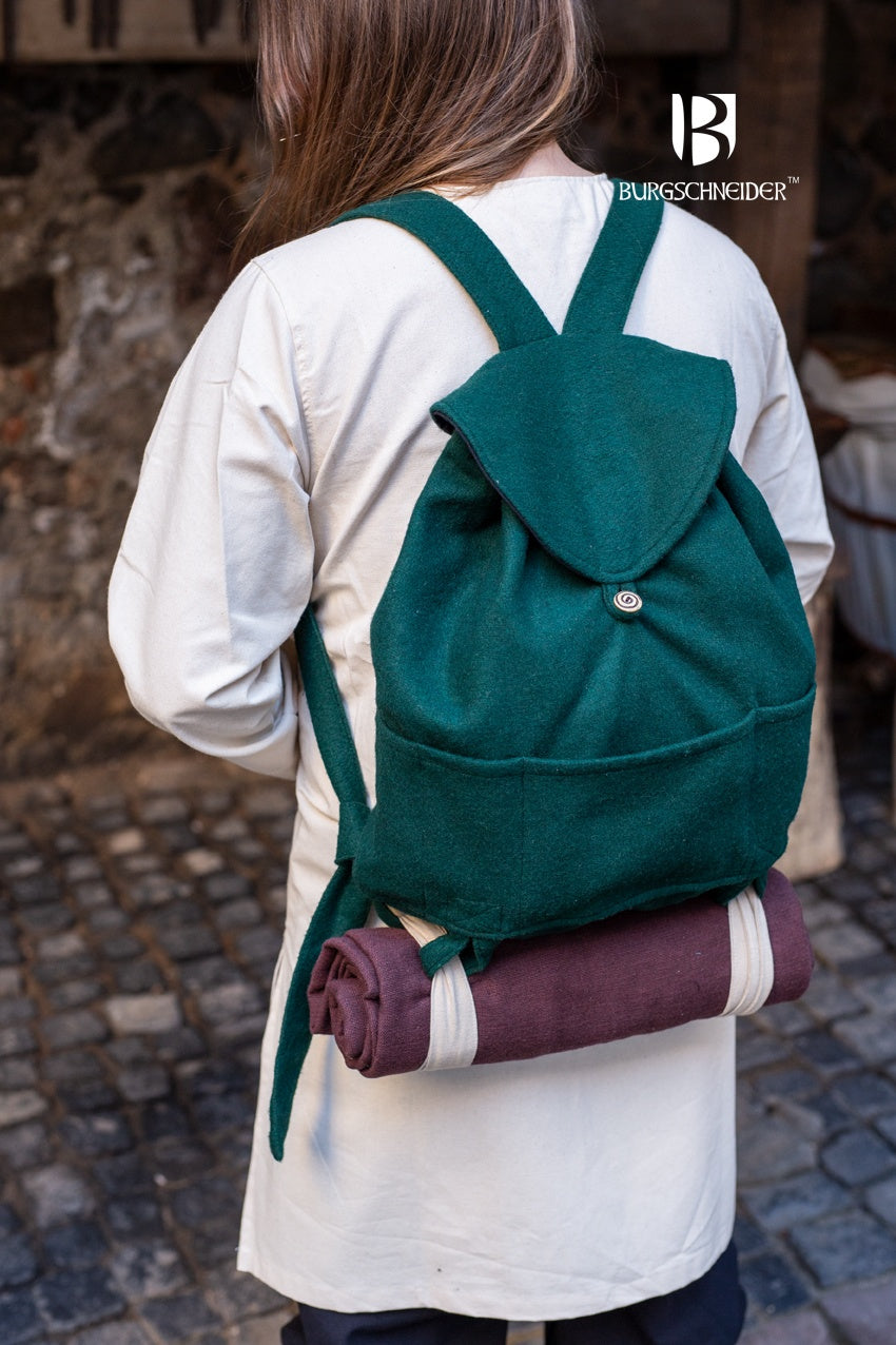 Robin Green Backpack featuring functional loops, patch pockets, and adjustable straps, designed for adventurers and LARP enthusiasts.
