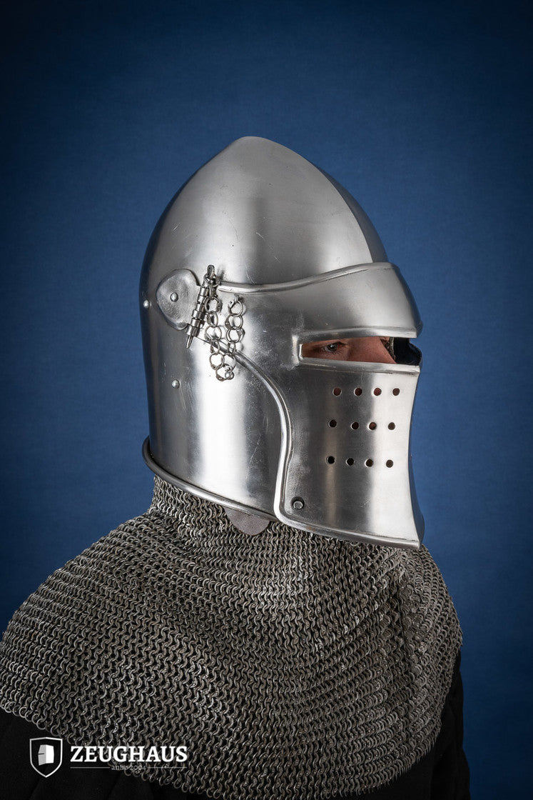 Bascinet Avenger 1.6mm Polished helmet with detachable visor, showcasing its elegant design and craftsmanship.