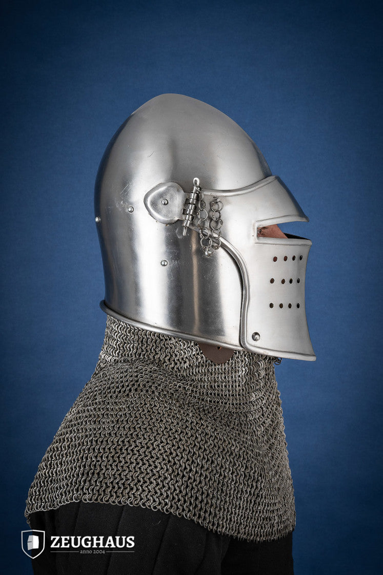 Bascinet Avenger 1.6mm Polished helmet with detachable visor, showcasing its elegant design and craftsmanship.