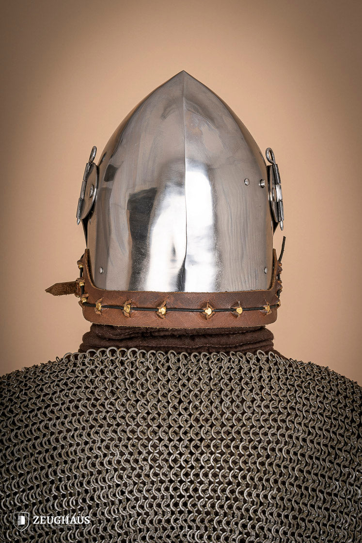 Bascinet Helmet with Visor made of 2mm polished steel, featuring a leather chin strap and a spring locking system for secure fit.