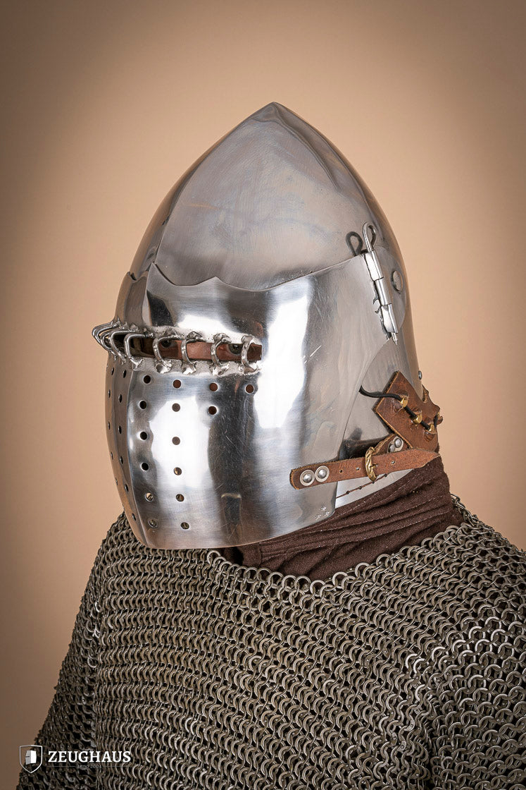 Bascinet Helmet with Visor made of 2mm polished steel, featuring a leather chin strap and a spring locking system for secure fit.