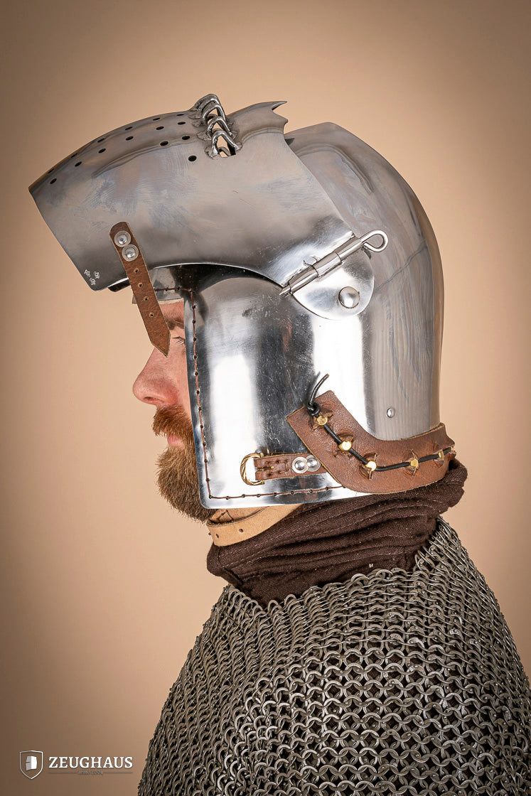 Bascinet Helmet with Visor made of 2mm polished steel, featuring a leather chin strap and a spring locking system for secure fit.