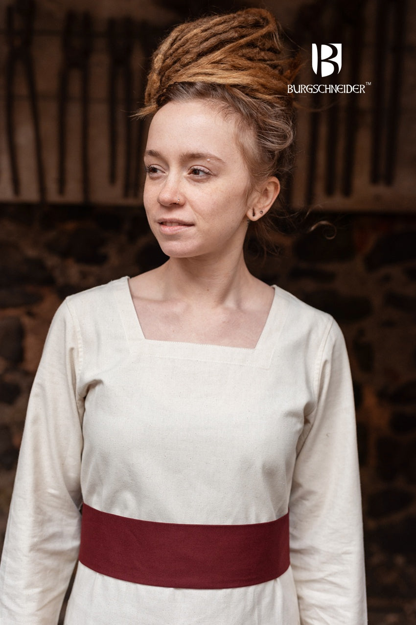 Elegant Sieglinde Bordeaux Belt made of 100% cotton, featuring a unique back tie design with ribbons.