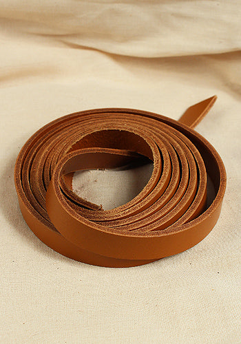 Belt Strap made of full-grain vegetable tanned leather in cognac color, measuring 19 mm wide and 2 meters long, ideal for LARP and medieval costumes.