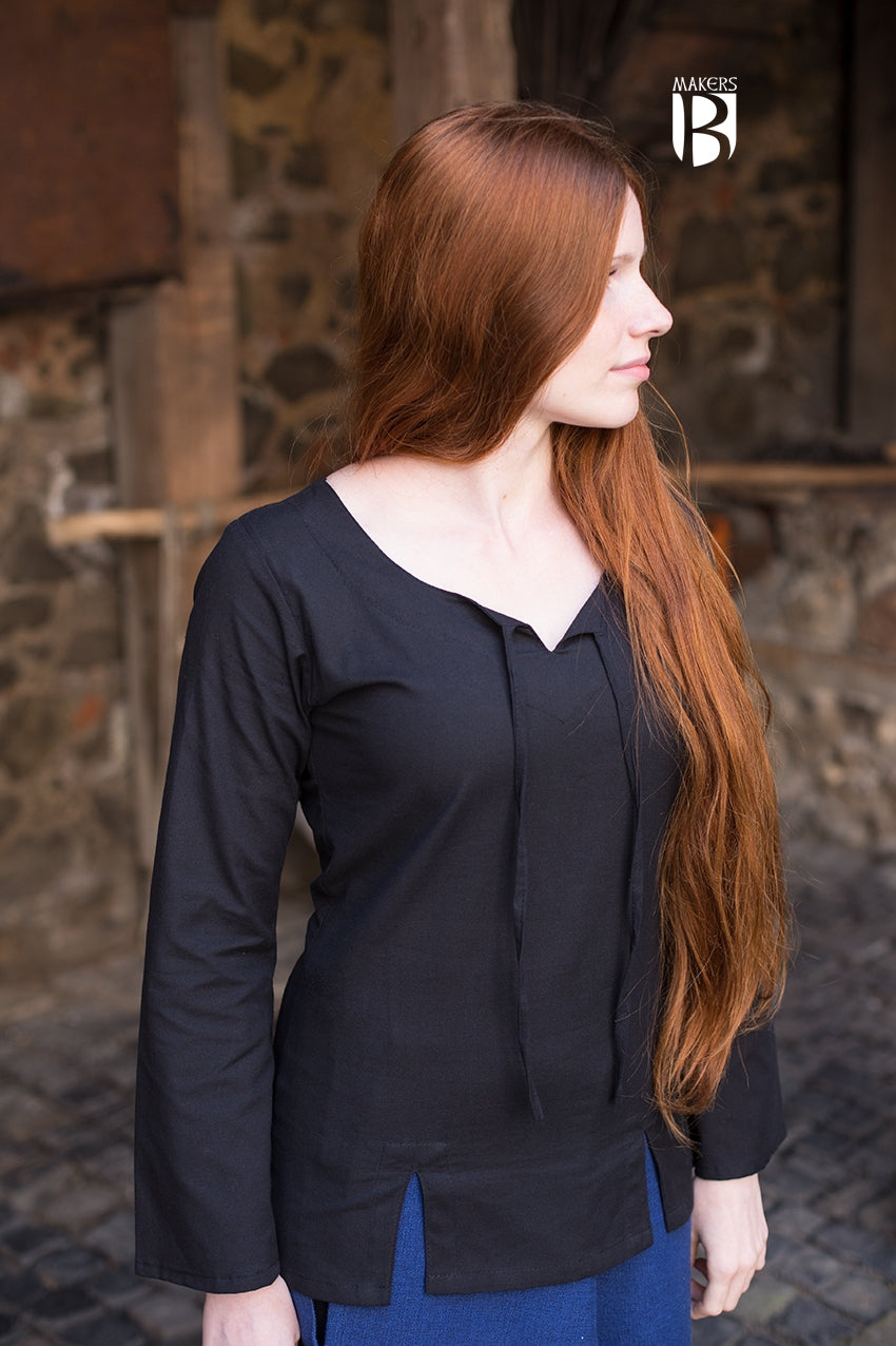 Elegant Blouse Lysia Black made of cotton with flared sleeves and adjustable lacing at the back.