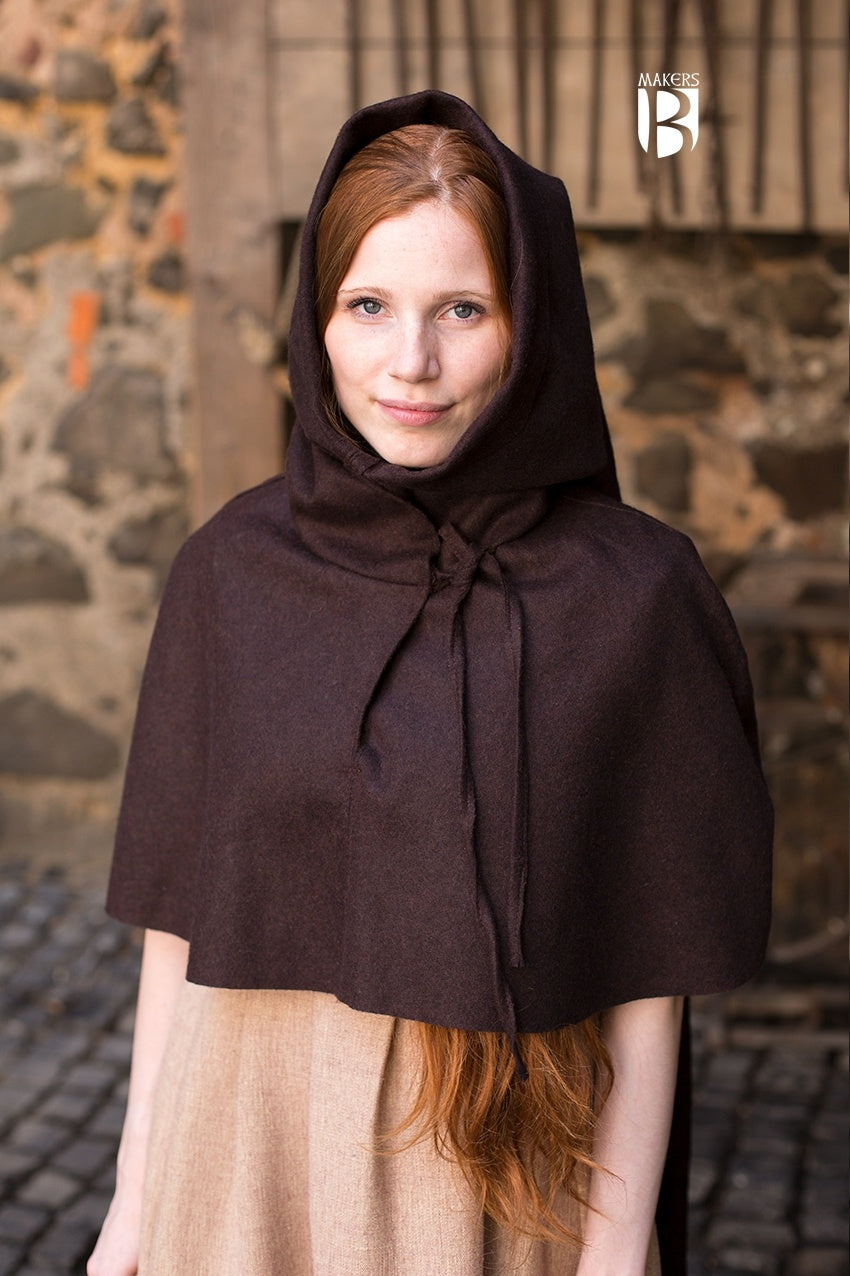 Cowl Curt Brown gugel, medieval-inspired headwear with adjustable neck straps and versatile headpiece.