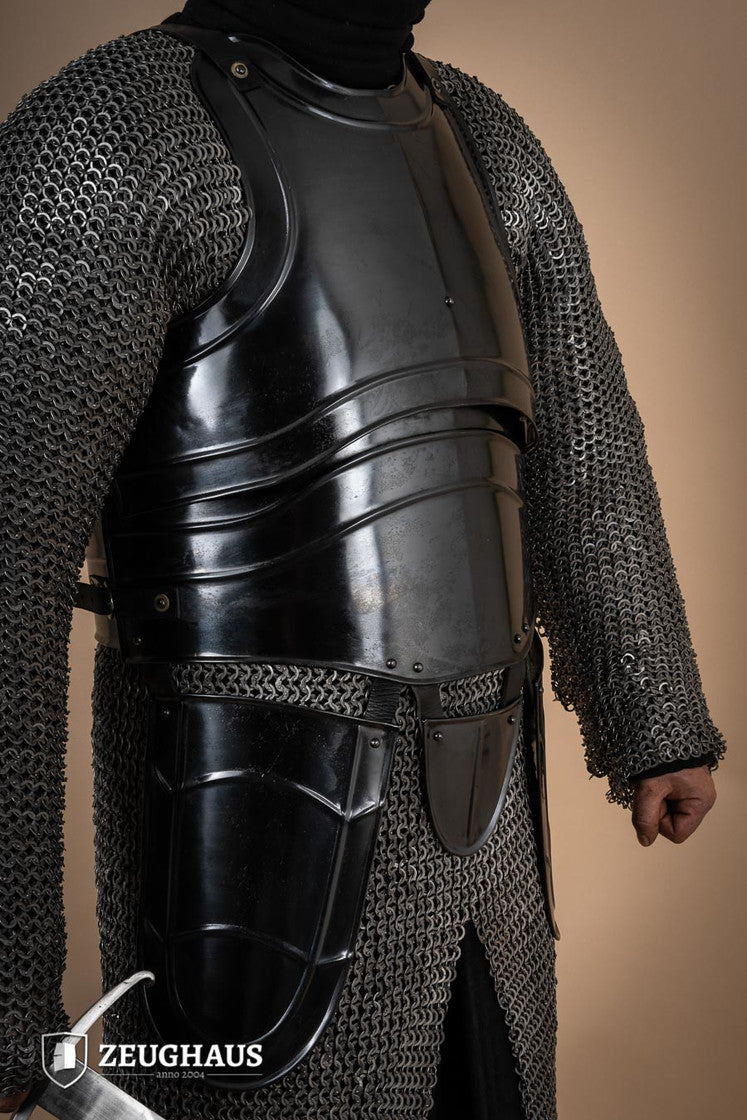 Cuirass Warrior with Tassets Burnished, featuring adjustable straps, black steel construction, and protective flanged edges.