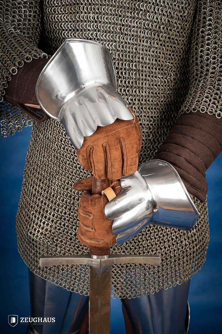 Demi Gauntlets made of 1.6mm polished steel, showcasing robust hand and wrist protection with full finger mobility.