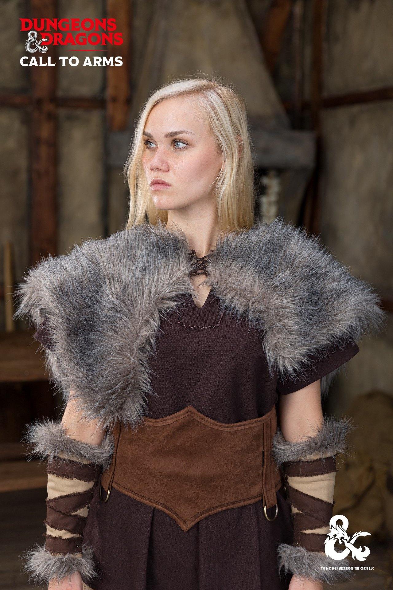 Dungeons & Dragons Barbarian Pelerine featuring faux fur exterior and cotton lining, ideal for cosplay and gaming.