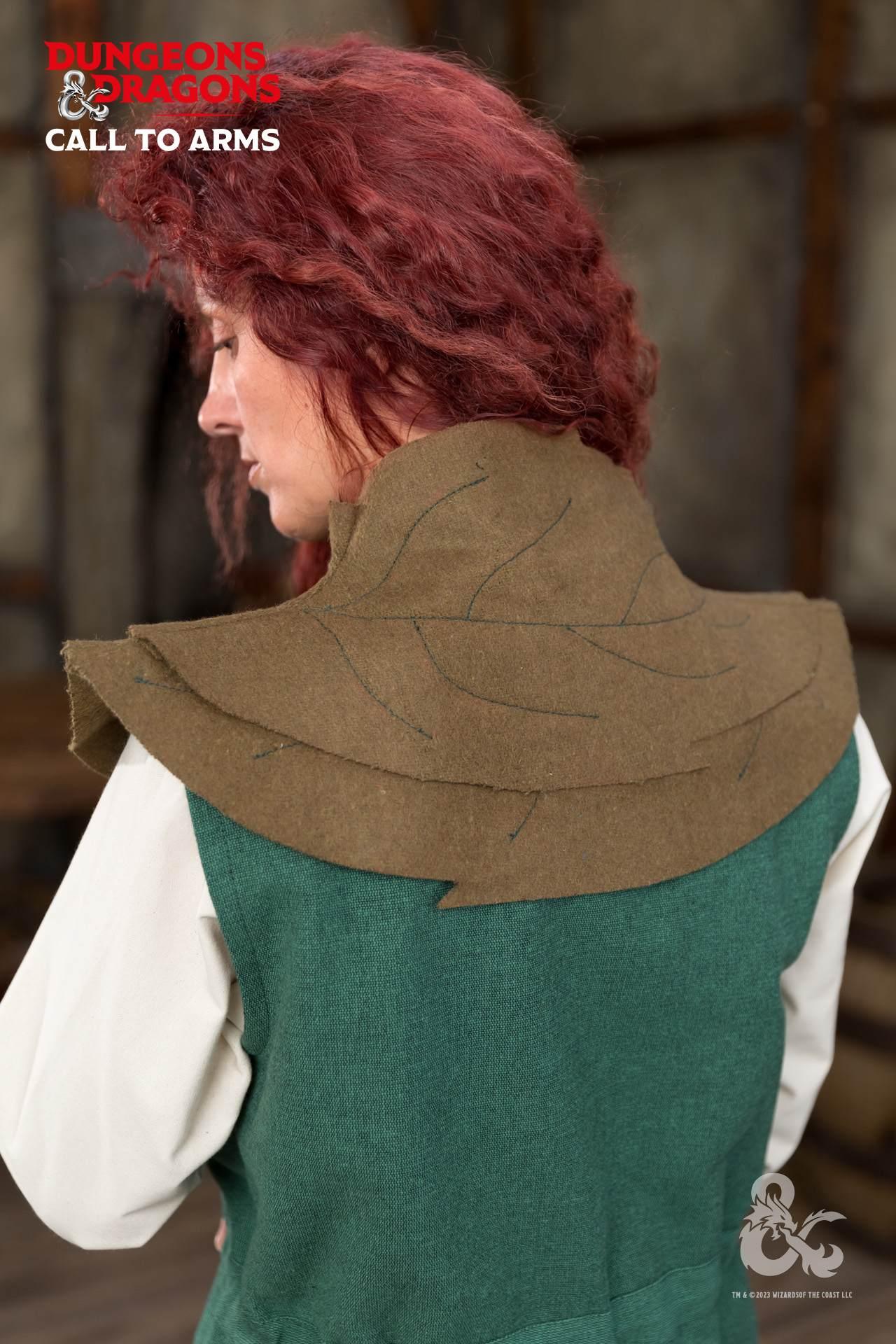 Dungeons & Dragons Druid Pelerine in Autumn Green, featuring a leaf-shaped design and decorative stitchings.