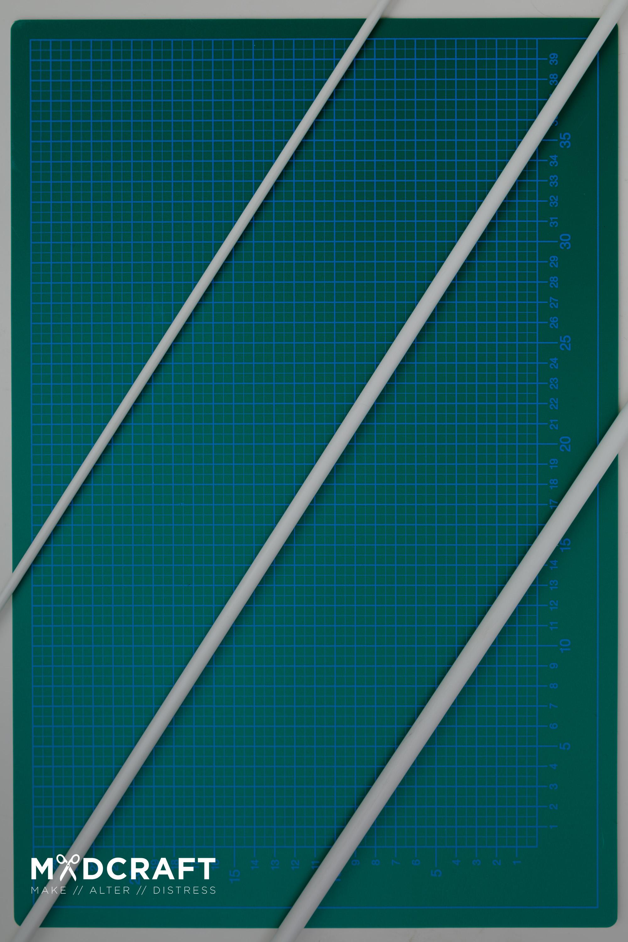 Fiberglass Weapon Core Rod ø8mm, 115cm long, ideal for crafting foam weapons for LARP and Cosplay.