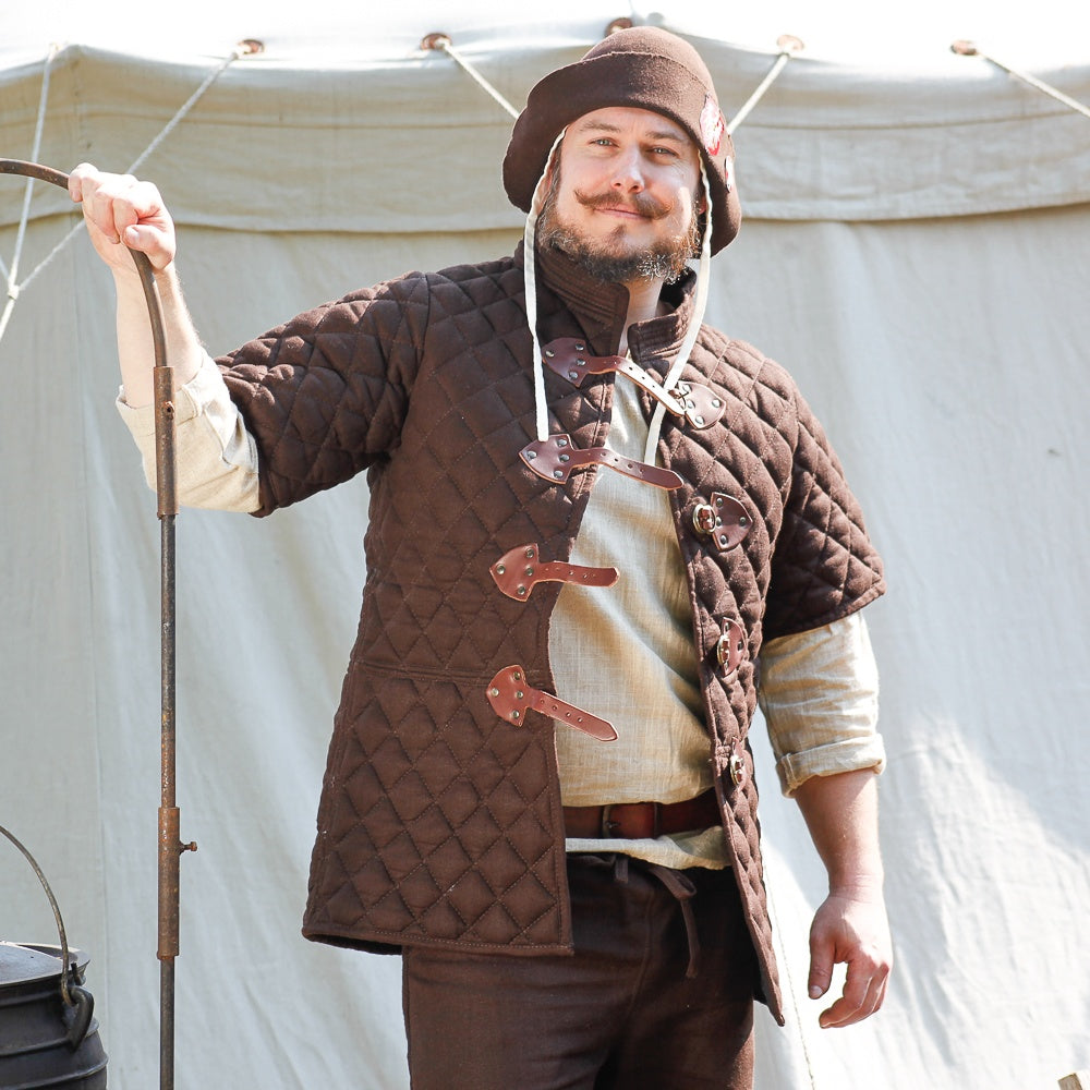 Gambeson Donnergrund Brown featuring diamond quilted design and leather closures, perfect for LARP.