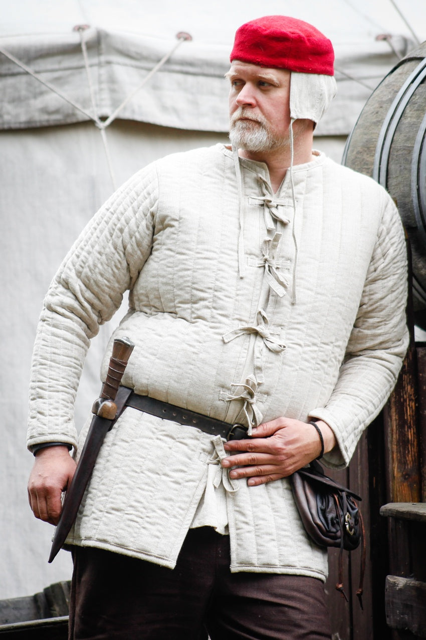 Gambeson Sturmeck Natural featuring long sleeves, natural color, and lacing fasteners, ideal for roleplaying and historical reenactments.