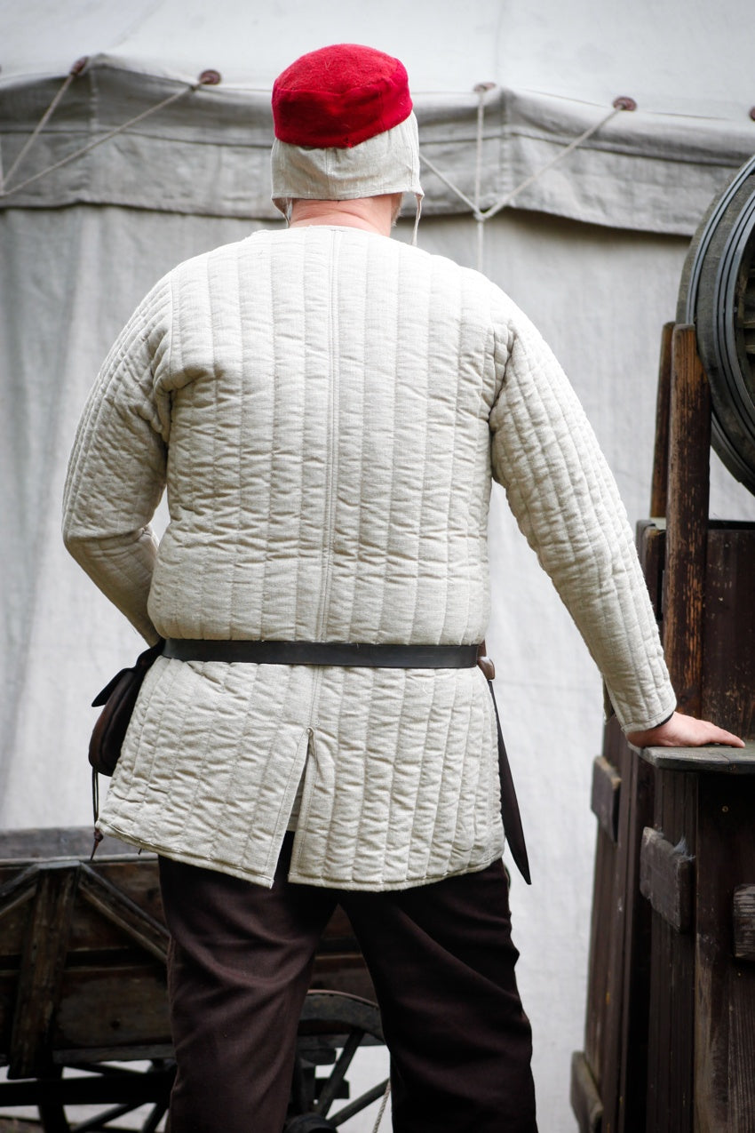 Gambeson Sturmeck Natural featuring long sleeves, natural color, and lacing fasteners, ideal for roleplaying and historical reenactments.