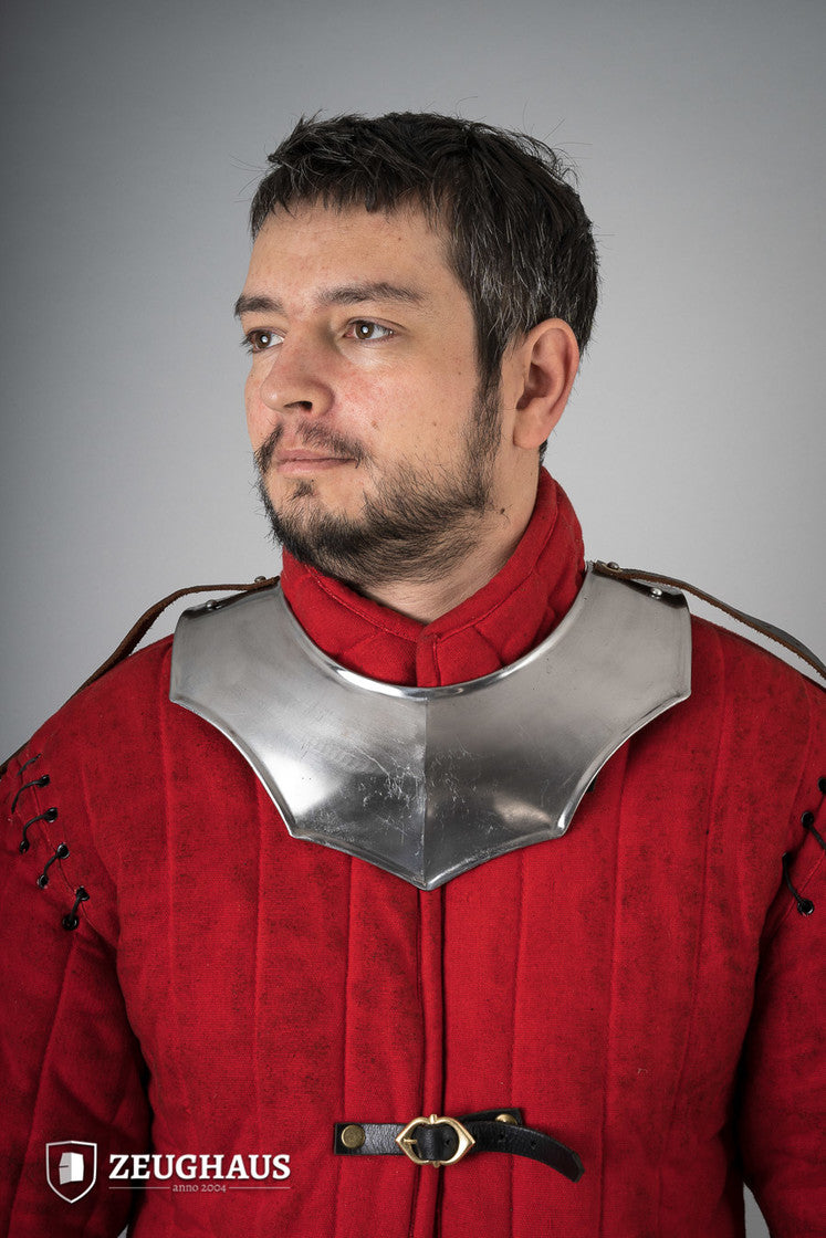 Gorget Avenger Polished collar with crimped edges and leather straps, showcasing its durable and decorative design.