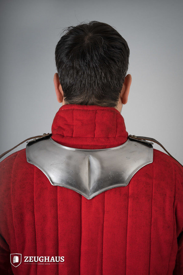 Gorget Avenger Polished collar with crimped edges and leather straps, showcasing its durable and decorative design.