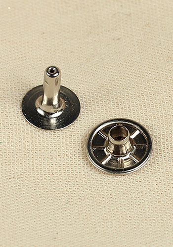 Hollow Rivet Ø13,0 x 11,0 mm made of iron, ideal for LARP and medieval leather gear, showcasing its durable construction and dimensions.