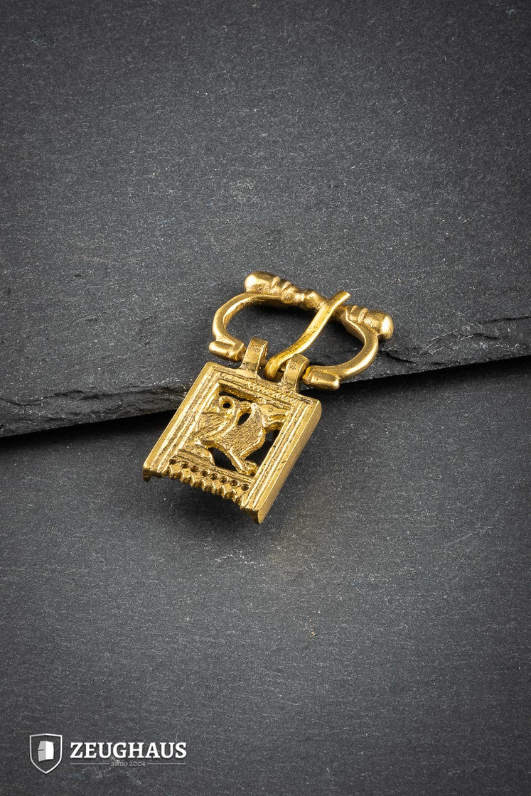 Late Middle Ages brass buckle designed for straps up to 20 mm, featuring a classic design and durable construction.