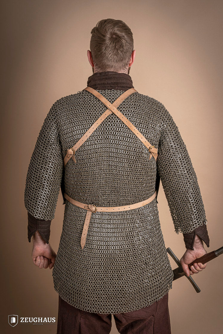 Mercenary Breastplate made of 1.6mm polished steel with a satin finish, showcasing adjustable straps and handcrafted details.