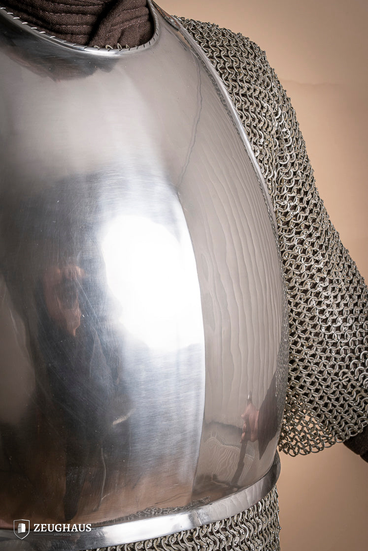 Mercenary Breastplate made of 1.6mm polished steel with a satin finish, showcasing adjustable straps and handcrafted details.