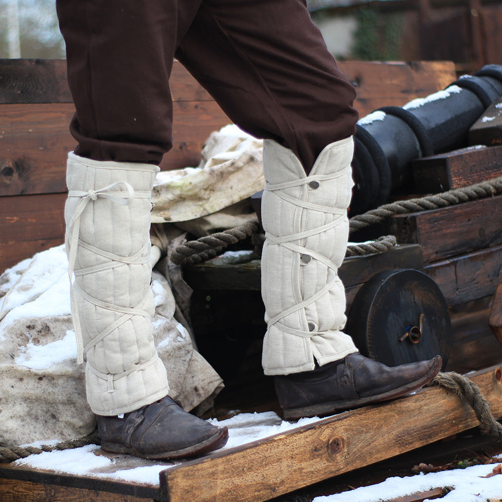 Padded Legs Eisenbrück Natural in a soft linen-cotton blend, showcasing its elegant natural color and cozy padding.