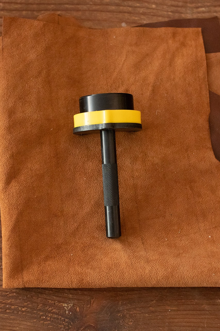 Point End Punches with a round shape, measuring 20 mm in height and 42 mm in width, featuring a durable iron handle.