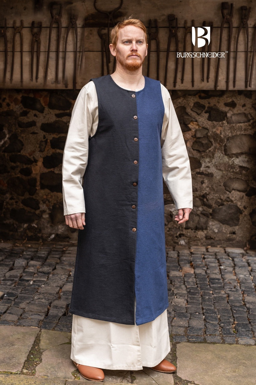 Right Side Tabard Auderic Black showcasing its modular design, heavy cotton fabric, and stylish wooden buttons.