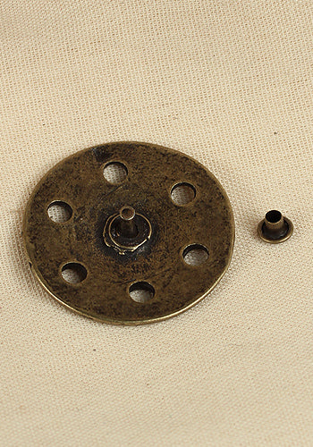 Roman Rivet-Plate Antique Brass, 40 mm diameter, made of durable zinc, ideal for leather products.