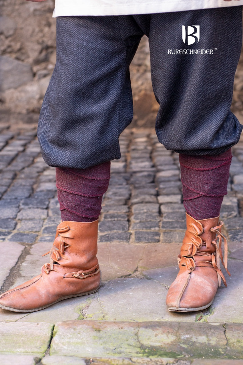 Rus Pants Ivar Herringbone in Black and Grey, showcasing a historical Viking design with a unique herringbone pattern.