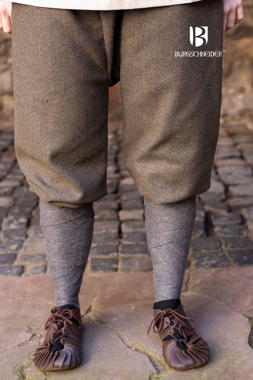 Rus Pants Tilda Herringbone in Olive/Grey, featuring a classic herringbone pattern and short leg design, perfect for historical reenactments.