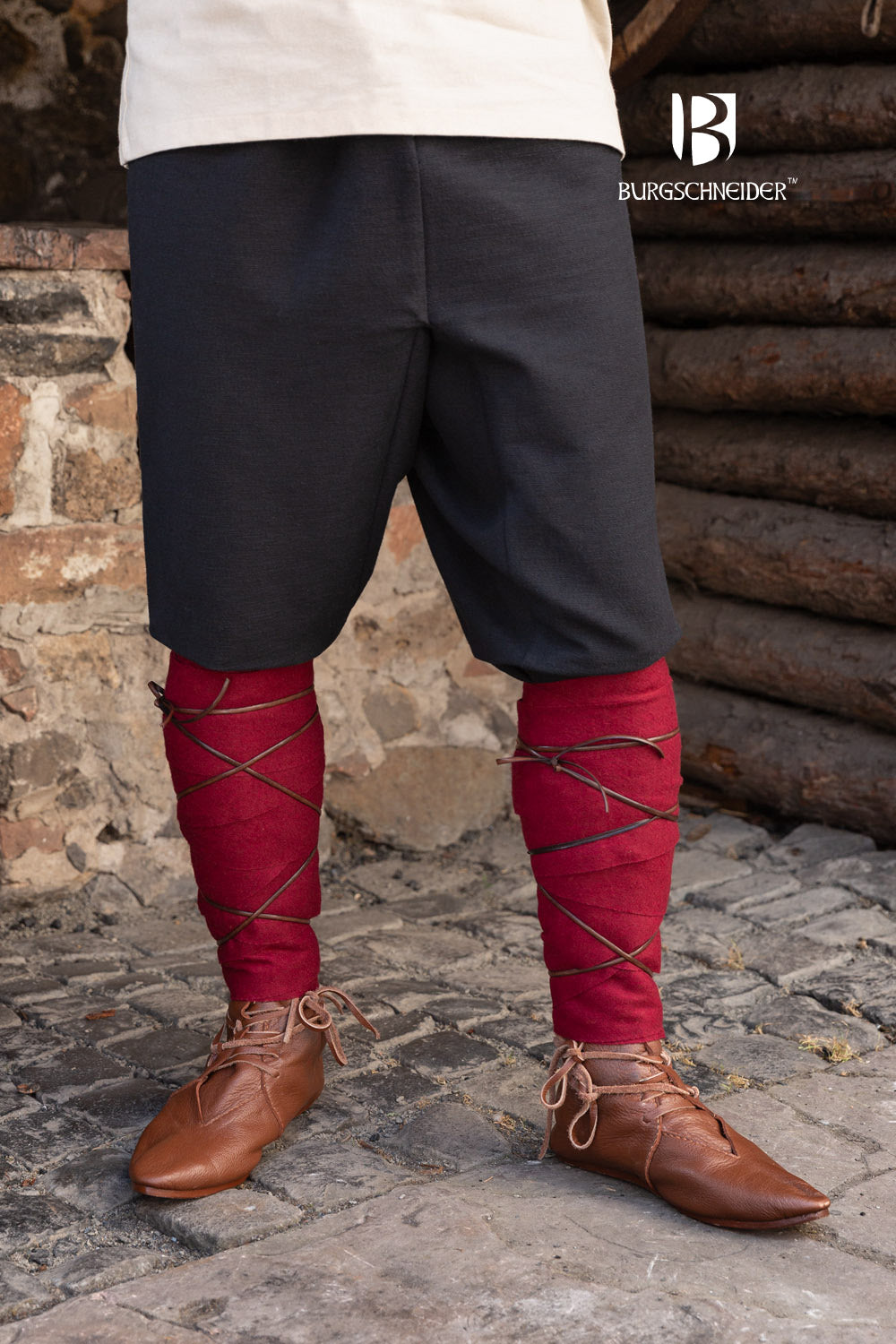 Yaroslav Rus Pants in Black featuring a drawstring waist and gussets for mobility, ideal for historical reenactments.