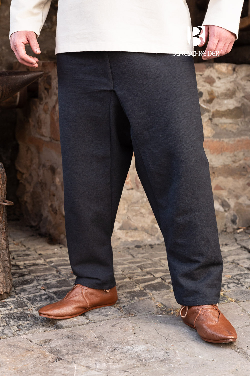 Yaroslav Rus Pants in Black featuring a drawstring waist and gussets for mobility, ideal for historical reenactments.