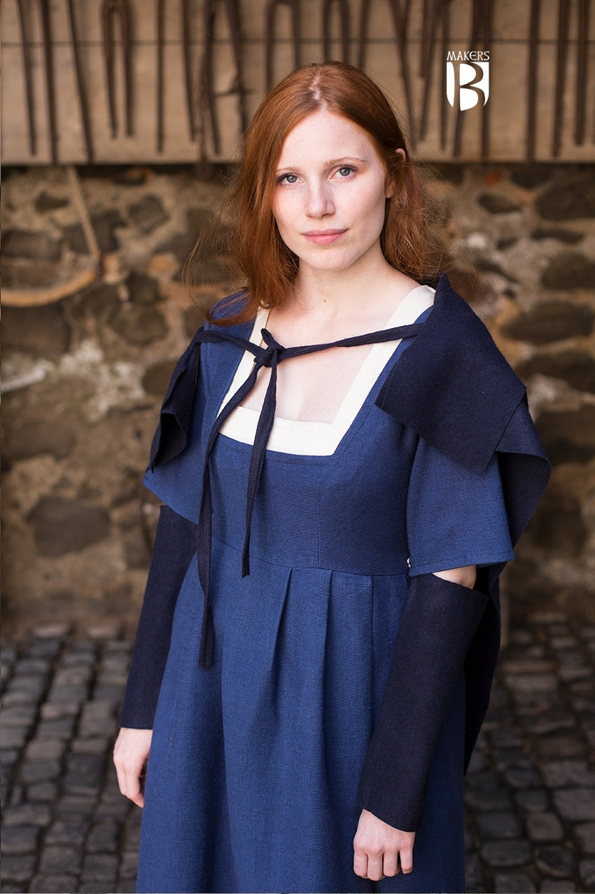 Scarf Bertrude Blue displayed elegantly, showcasing its medieval-inspired design and versatility as a headscarf, shoulder cloth, and apron.