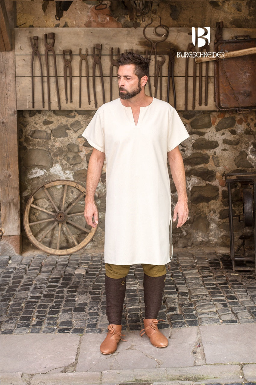 Short Sleeve Under Tunic Snorri Natural made of breathable linen, showcasing its elegant design and natural color.