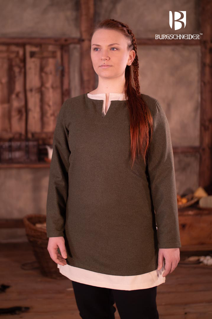 Svenja Olive Green Wool Tunic with long sleeves and V-shaped neckline, perfect for medieval and fantasy costumes.