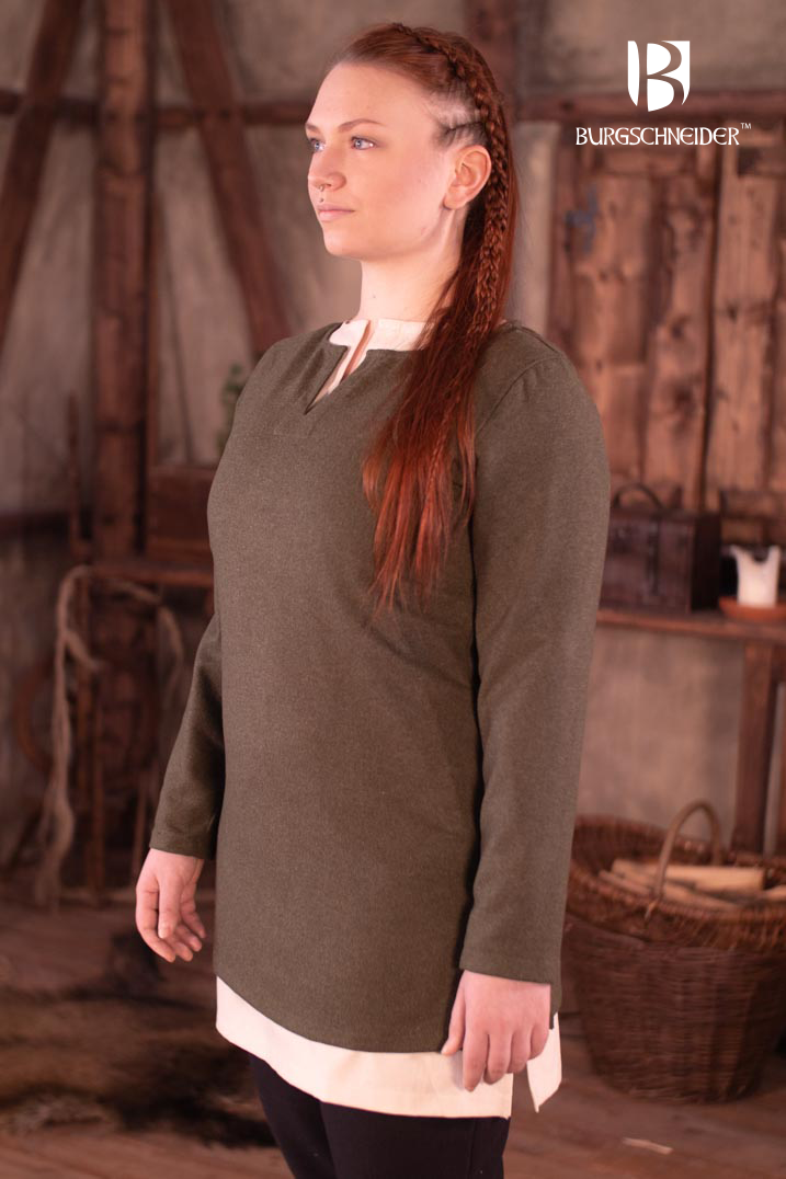 Svenja Olive Green Wool Tunic with long sleeves and V-shaped neckline, perfect for medieval and fantasy costumes.