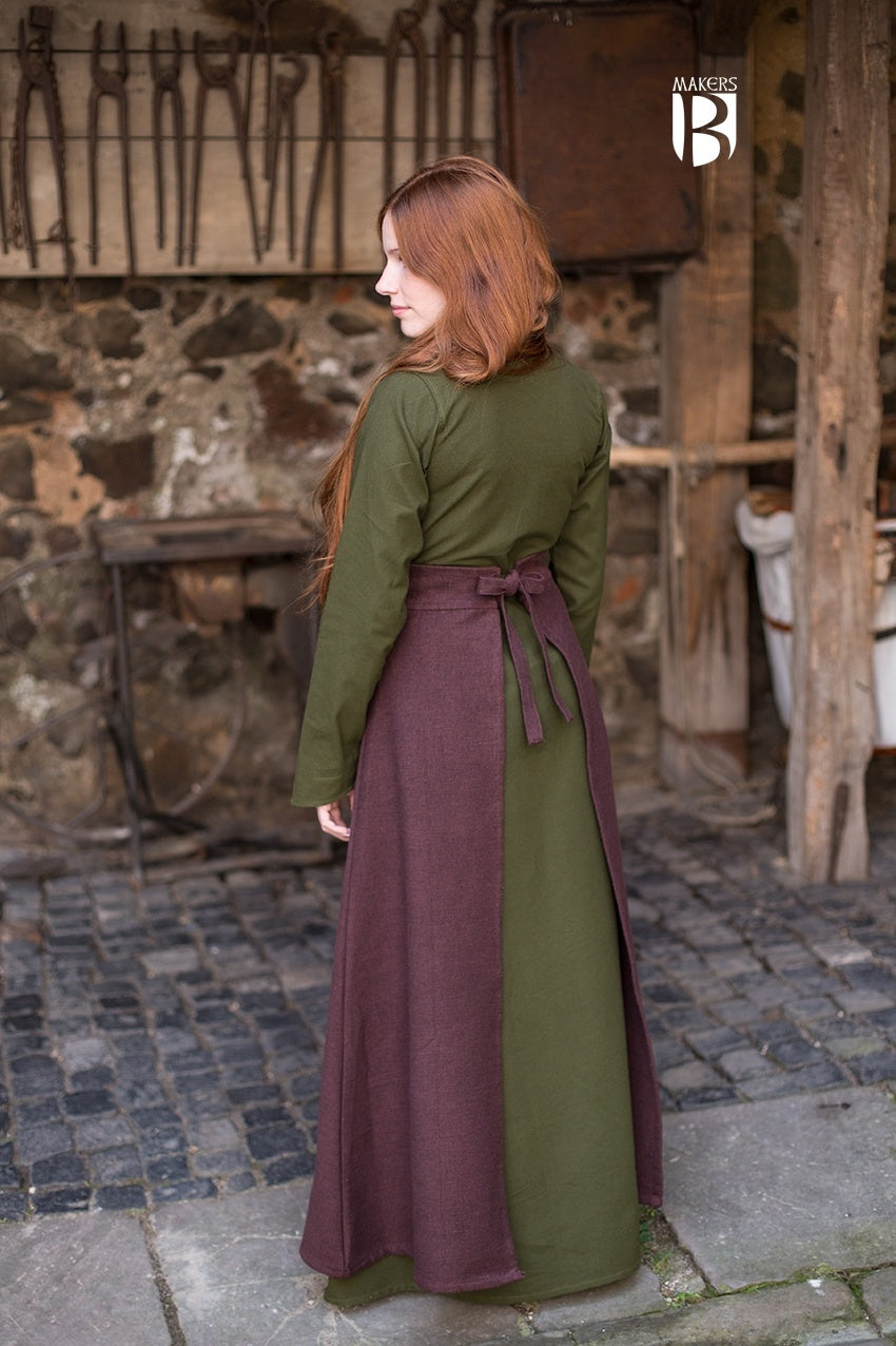 Skirt Mera Brown displayed on a mannequin, showcasing its straight lines and drawstring feature, made from soft cotton fabric.