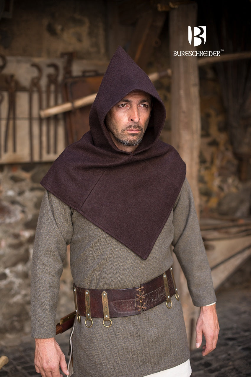 Skjoldehamn Cowl Bjorn Brown, an 11th-century historical headgear with a square shape and wide brim, showcasing its unique design and cultural significance.