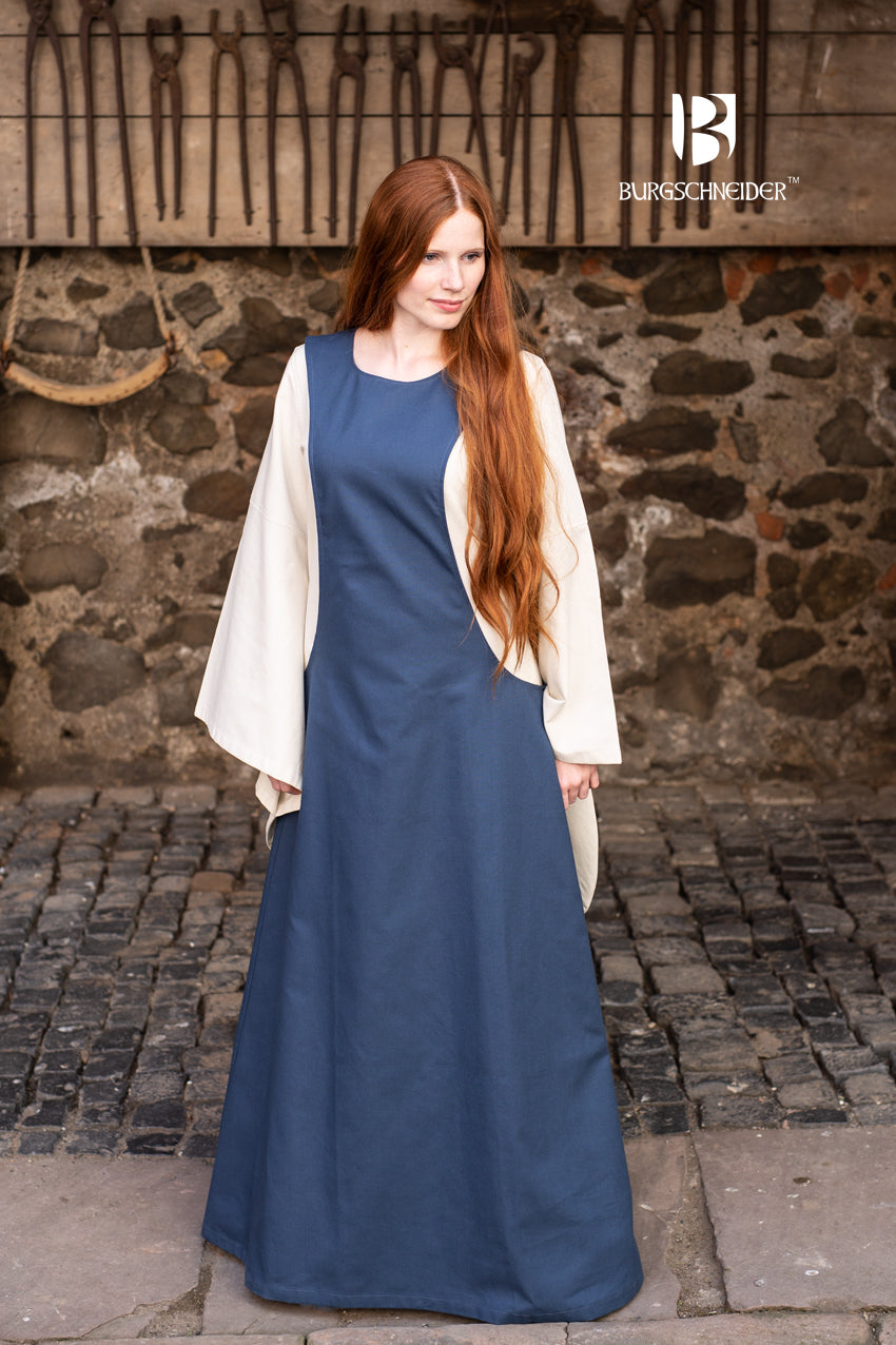 Surcot Isabella Woad Blue featuring wide armholes and rough-textured wool fabric, perfect for LARP and historical reenactments.