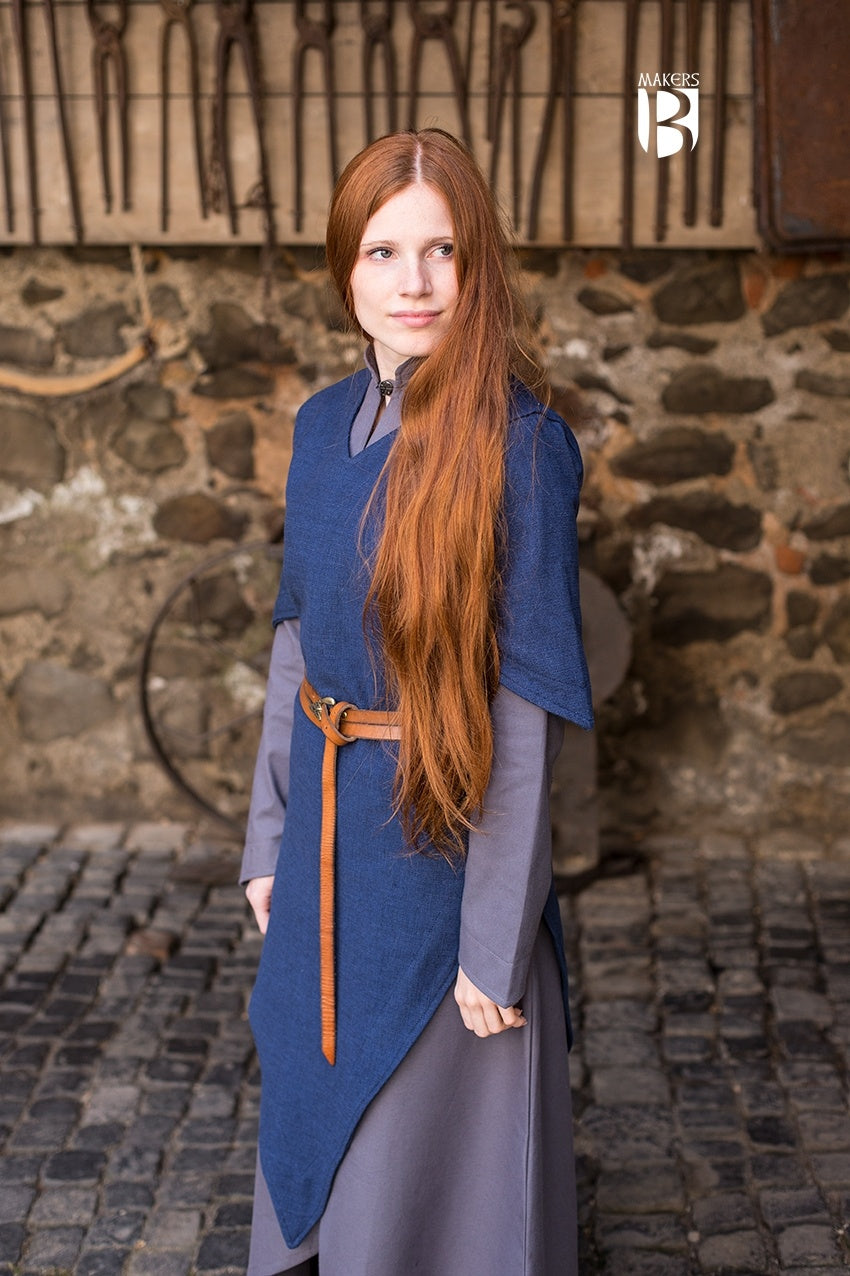 Tunic Laylin Blue featuring a unique cut and short sleeves, made from sturdy cotton fabric, perfect for versatile styling.