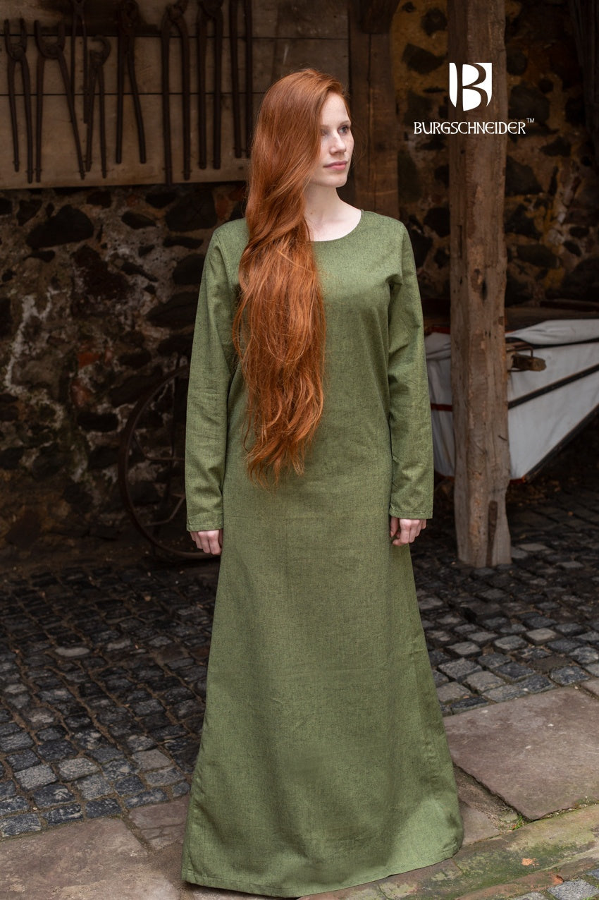 Under Dress Freya in Linden Green, featuring a sturdy cotton fabric with a linen-like texture, designed for comfort and historical authenticity.